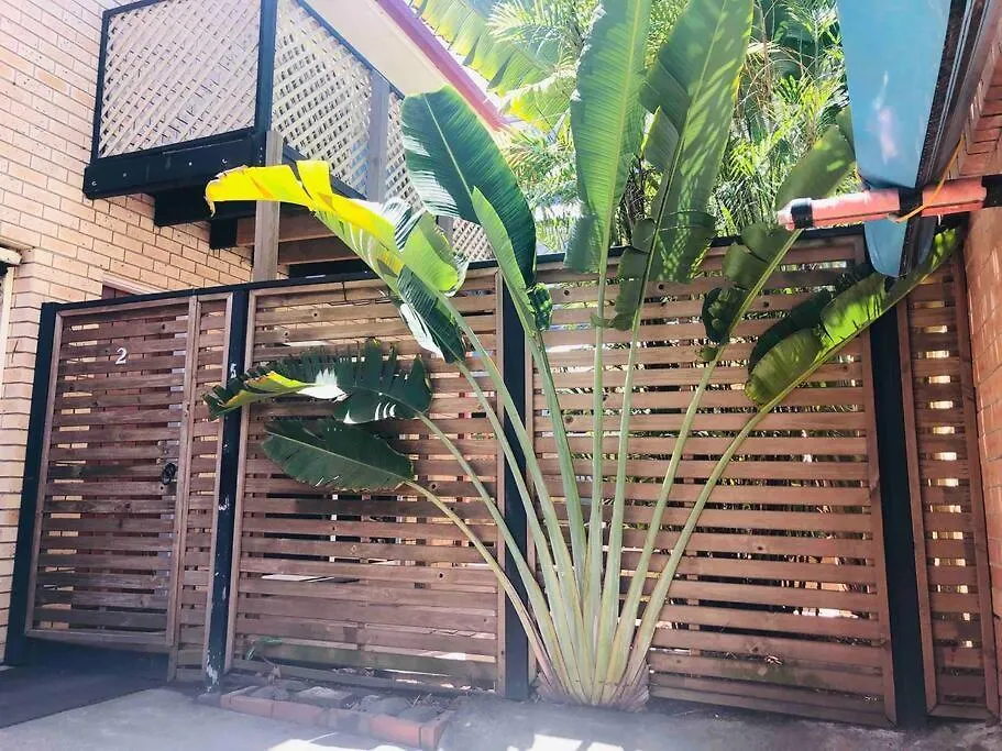 Beach Life - 3 Bedroom Duplex, 80 Steps To Mermaid Beach Голд-Кост Апартаменты