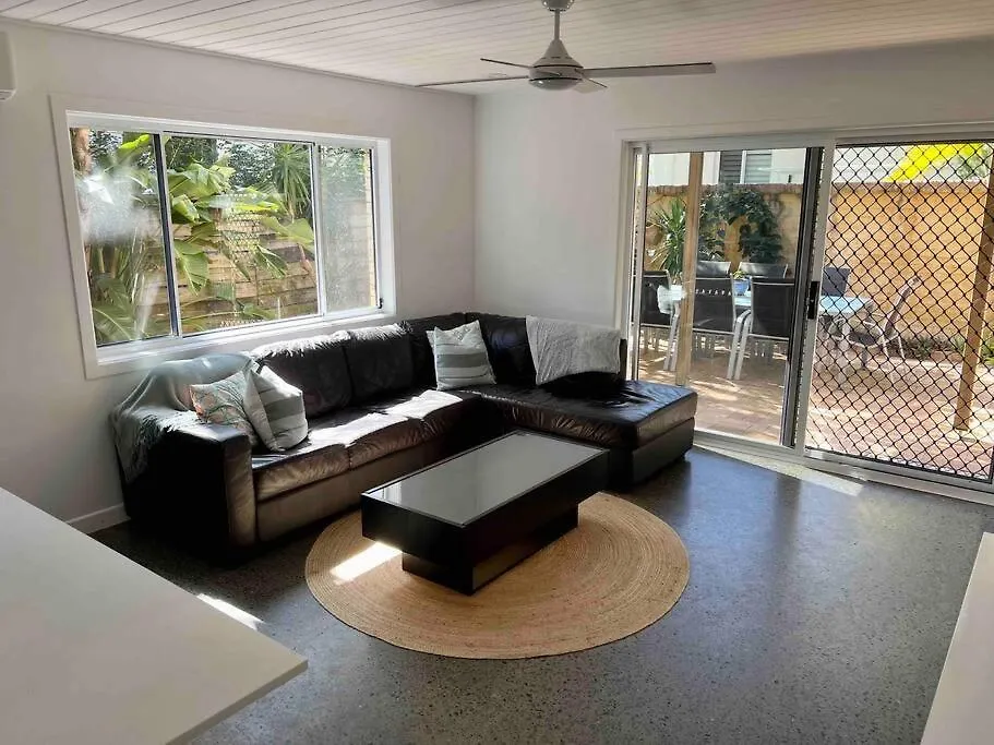 Beach Life - 3 Bedroom Duplex, 80 Steps To Mermaid Beach Голд-Кост 0*,